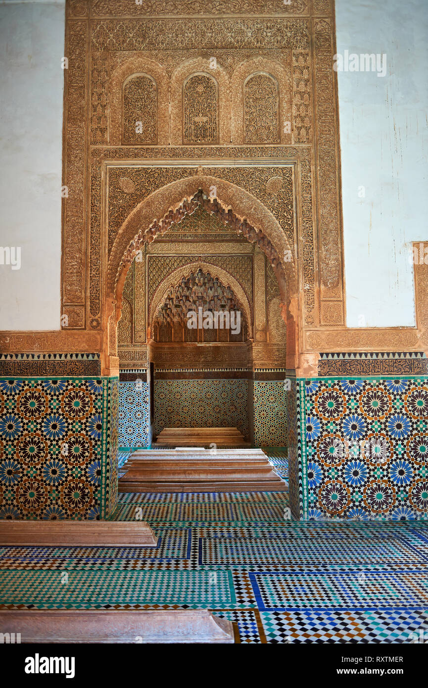 L'architecture arabesque des Tombes Saadiennes le 16ème siècle le mausolée de souverains Saadiens, Marrakech, Maroc Banque D'Images