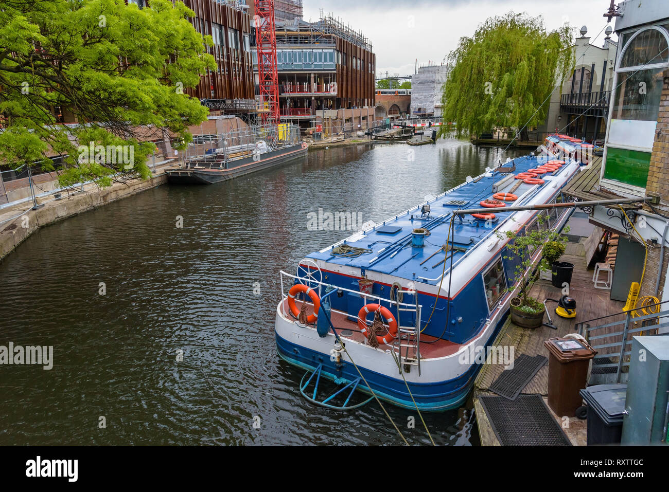 Avis de Regents Canal à Camden Town à Londres, Royaume-Uni Banque D'Images