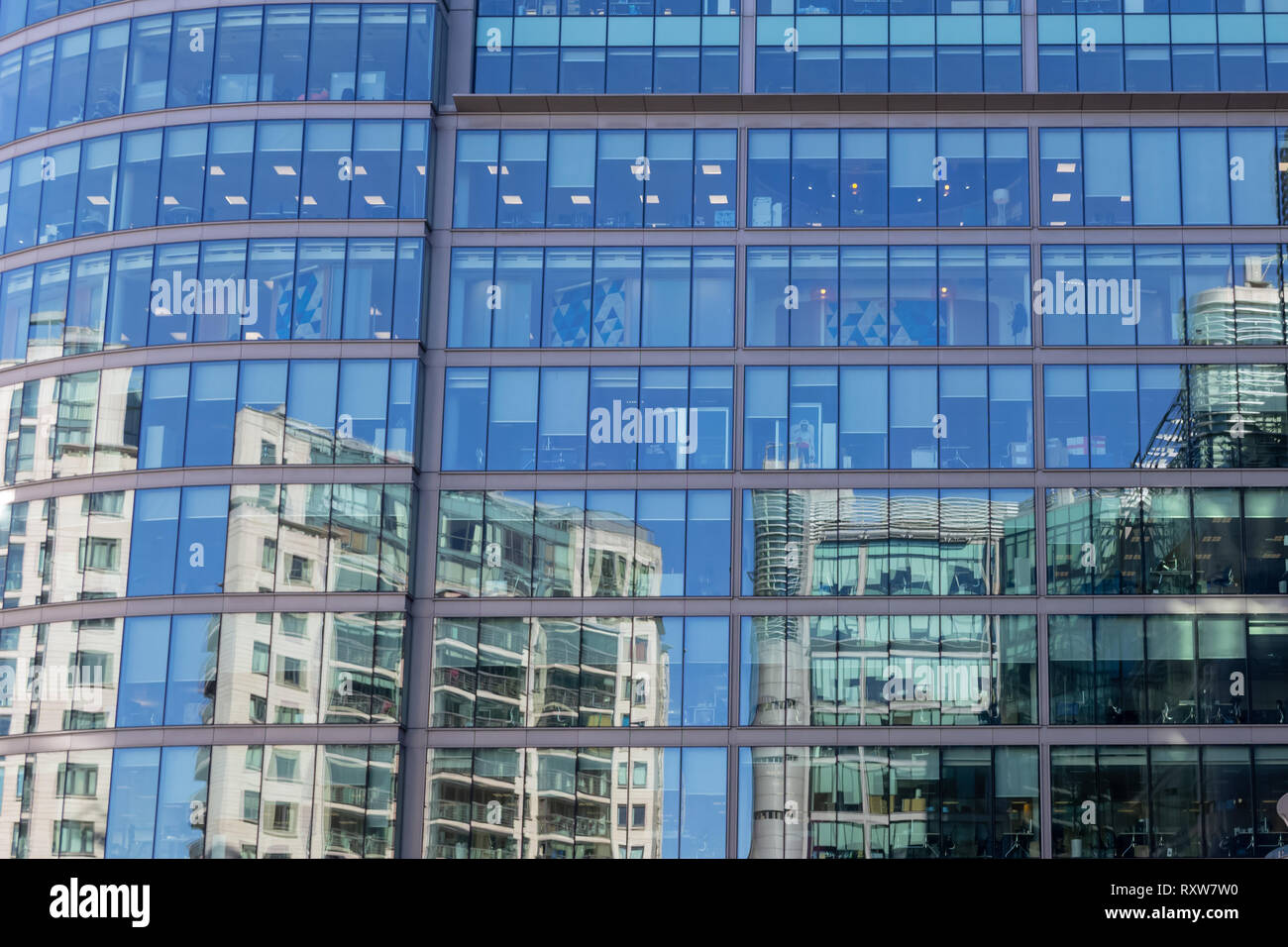 Bâtiment de l'entreprise en détail - concept d'affaires Banque D'Images