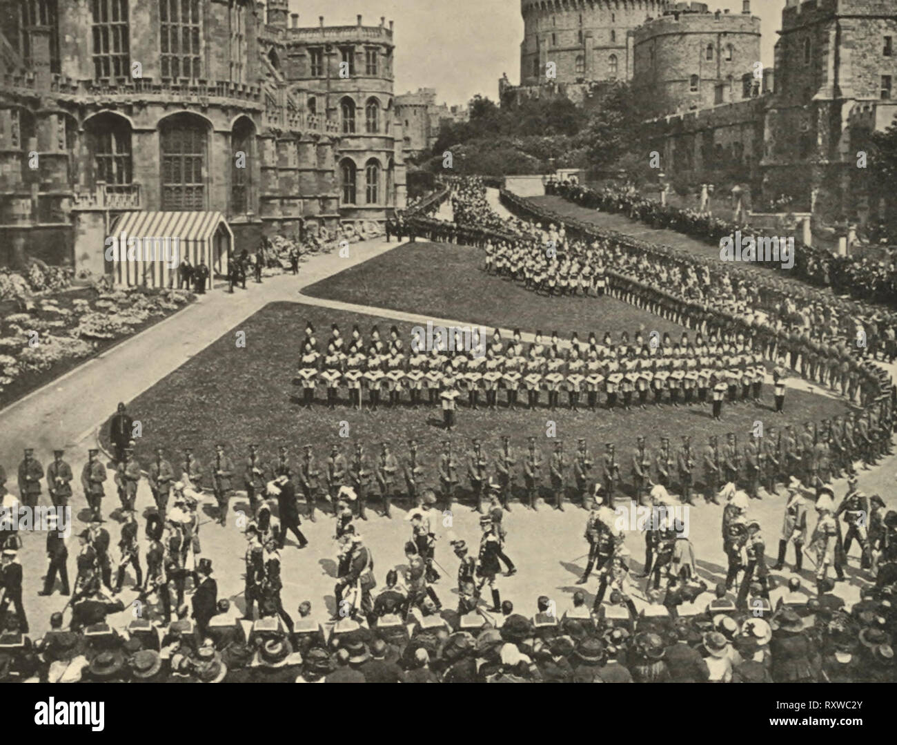 La procession funéraire du roi Édouard VII sur les terrains du château de Windsor. 1910 Banque D'Images