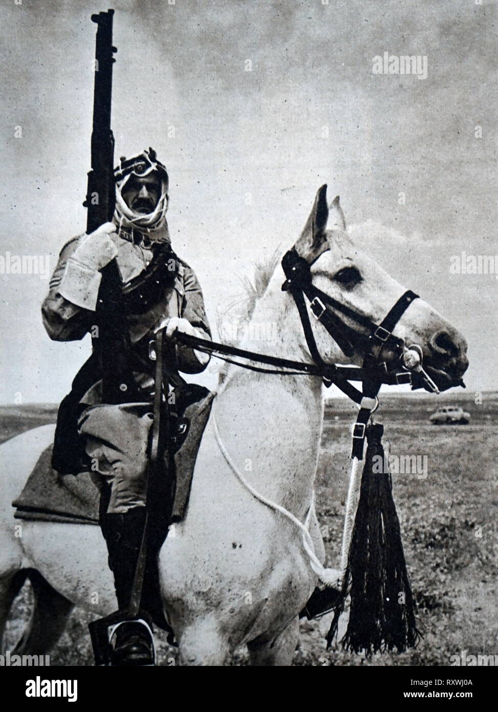 La Légion arabe monté rifleman, 1948. La Légion arabe a été l'armée régulière de la Transjordanie, puis la Jordanie au début du xxe siècle. La Légion arabe a participé activement à la guerre israélo-arabe de 1948. Banque D'Images