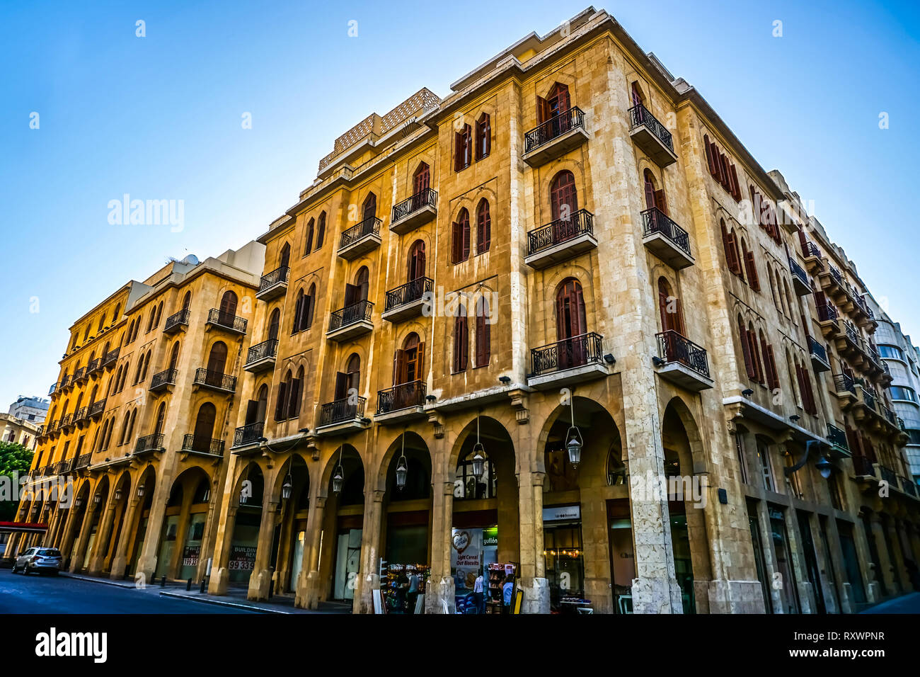 De couleur jaune, Beyrouth Multi niveau Bâtiments à la Place De L'Etoile Banque D'Images