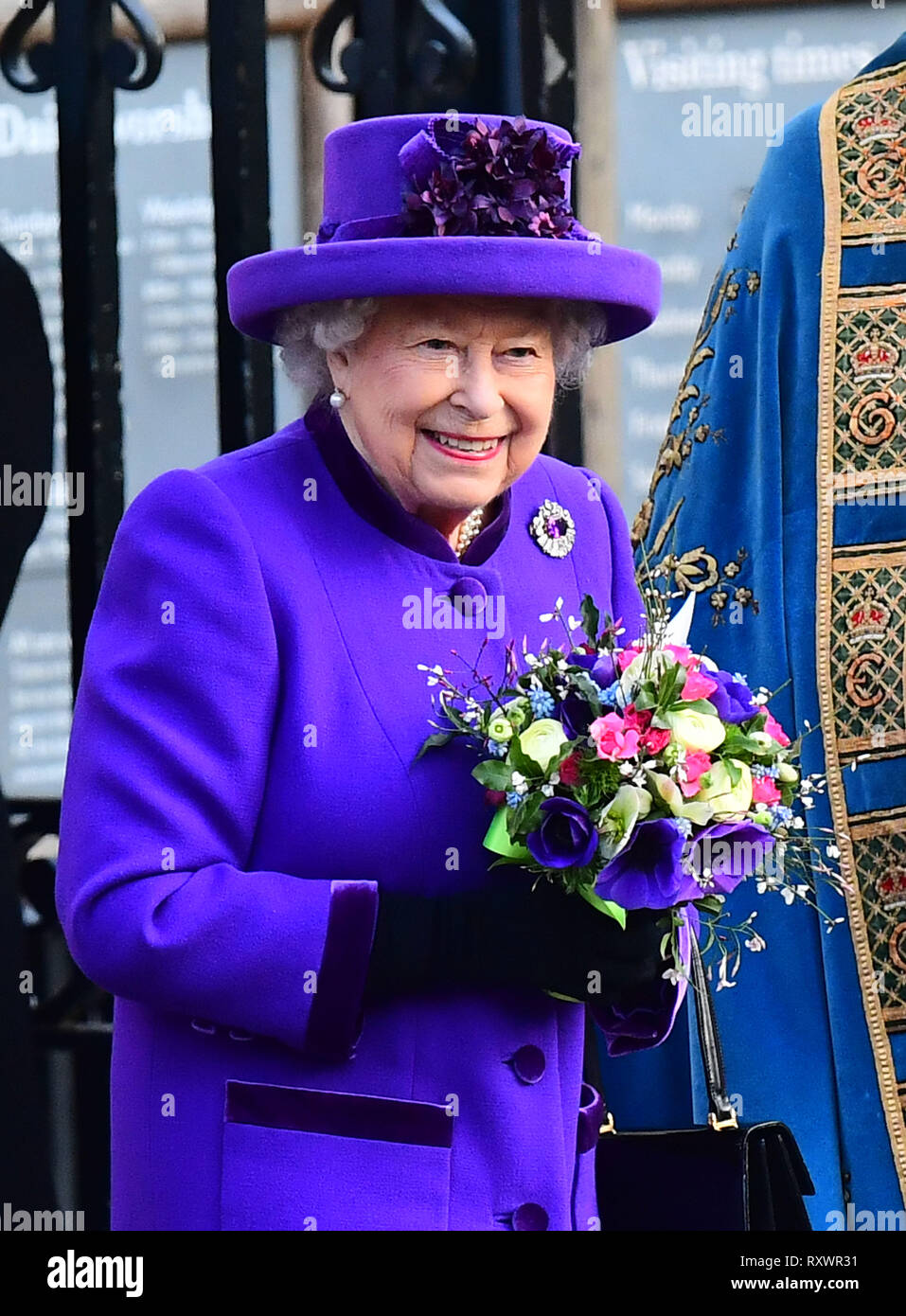 La reine Elizabeth II quitte après le Service du Commonwealth à l'abbaye de Westminster, Londres. Banque D'Images