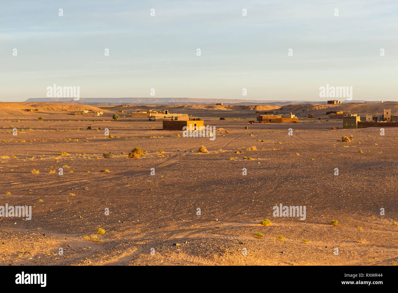 Maisons en pierre du désert, désert du Sahara, la Province d'Errachidia ...