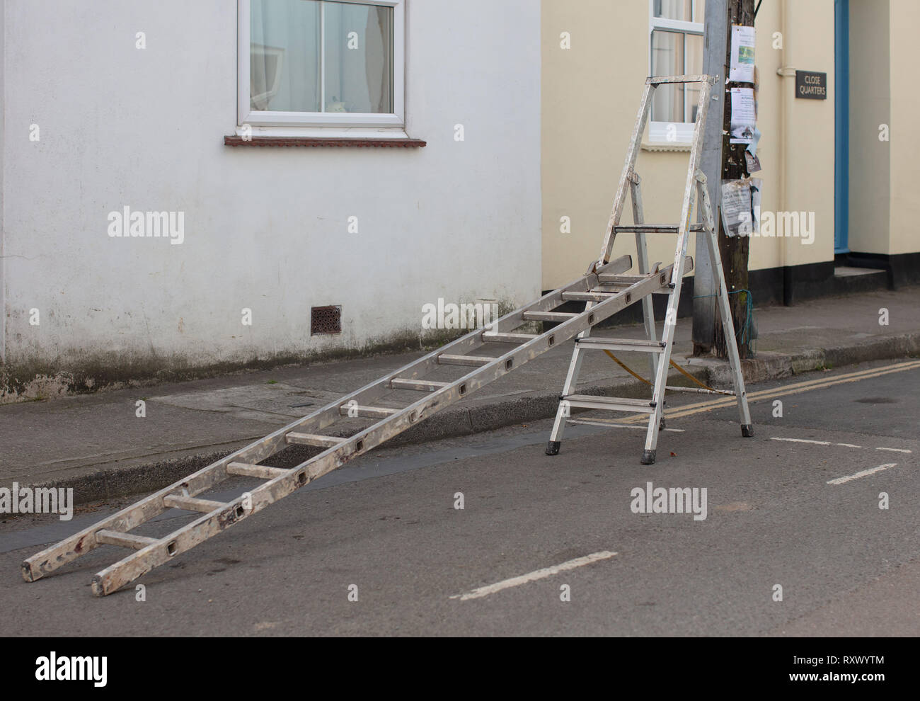 Un tir d'une échelle stationné dans la rue, Devon, UK Banque D'Images
