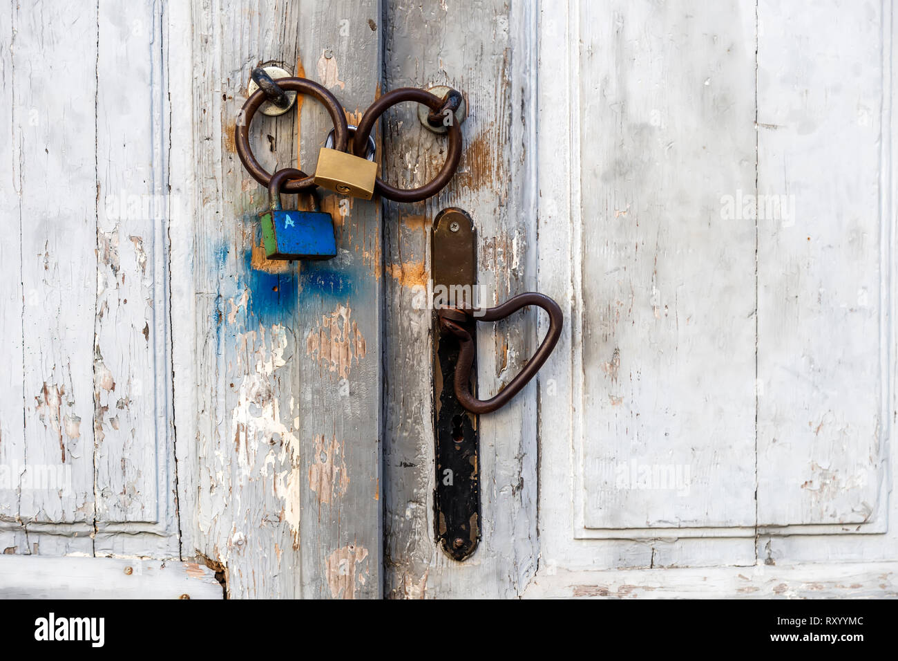 Verrouillé la porte en bois, vue avant Banque D'Images