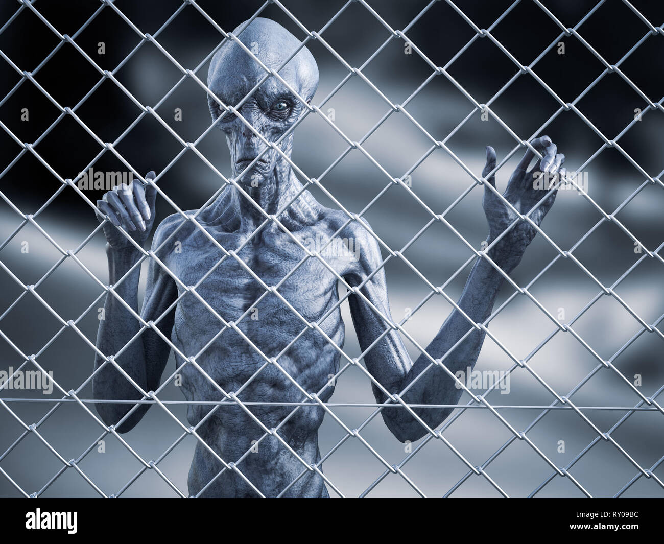 Le rendu 3D d'un étranger créature debout piégés derrière une clôture métallique en acier fil, vous regarde. Banque D'Images