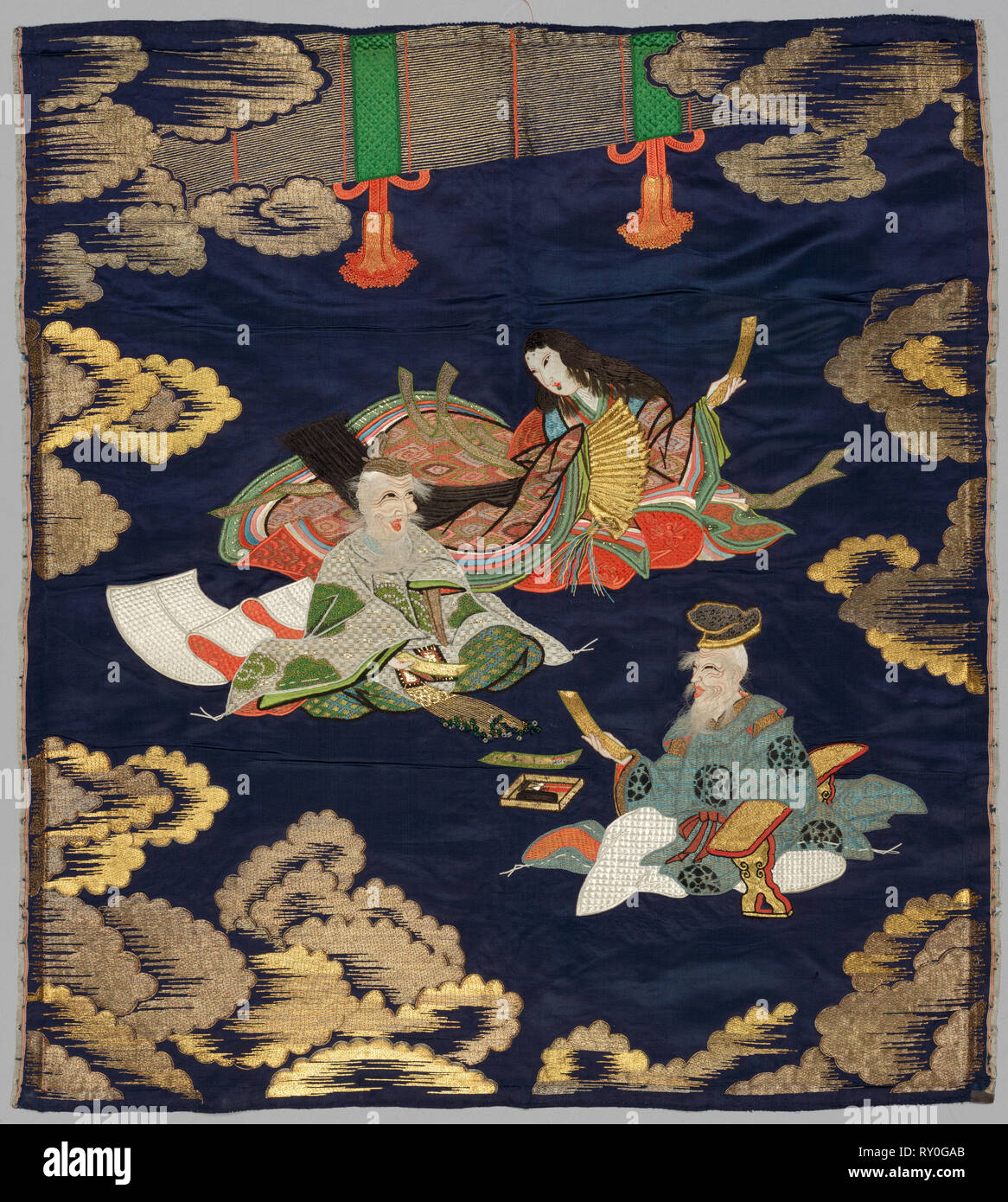 Fukusa brodé, fin des années 1800-début des années 1900. Japon, fin du xixe ou début du xxe siècle. Soie brodée avec des fils de métal ; moyenne : 139.7 x 66 cm (55 x 26 dans Banque D'Images