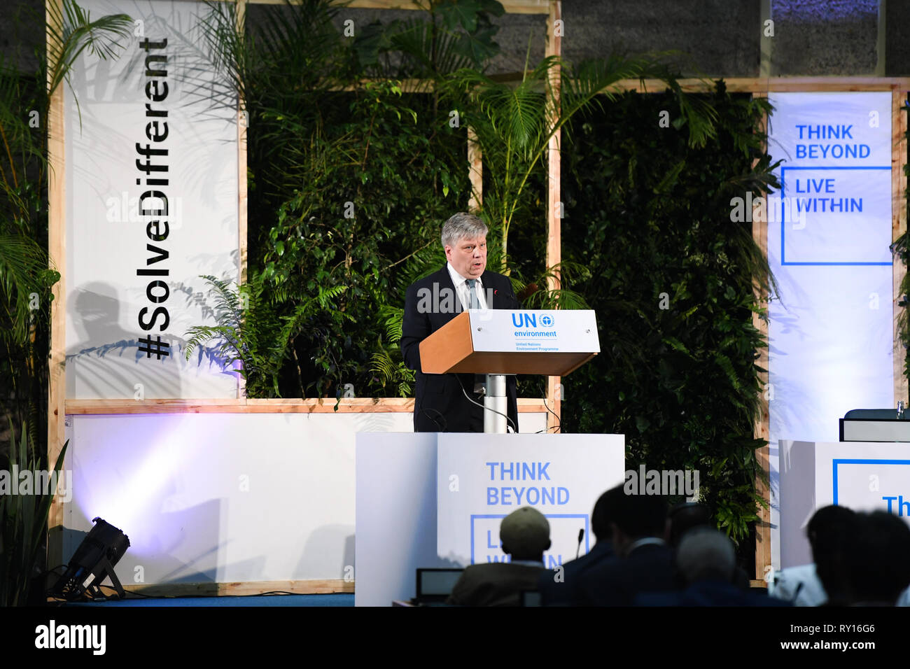 (190311) -- NAIROBI, 11 mars 2019 (Xinhua) -- Siim Kiisler, l'Estonie est ministre de l'environnement et président de la quatrième session de l'Assemblée générale des Nations Unies pour l'environnement (UNEA), traite de la cérémonie d'ouverture de la quatrième session de l'UNEA à Nairobi, Kenya, le 11 mars 2019. UNEA ouvrir à Nairobi lundi avec un appel à l'adoption de technologies et innovations pour booster la croissance verte et inclusive. Plus de 4 700 délégués, y compris les présidents, ministres, chefs d'entreprise, des scientifiques et des innovateurs, assistera au rassemblement qui est prévu d'adopter des résolutions qui Banque D'Images