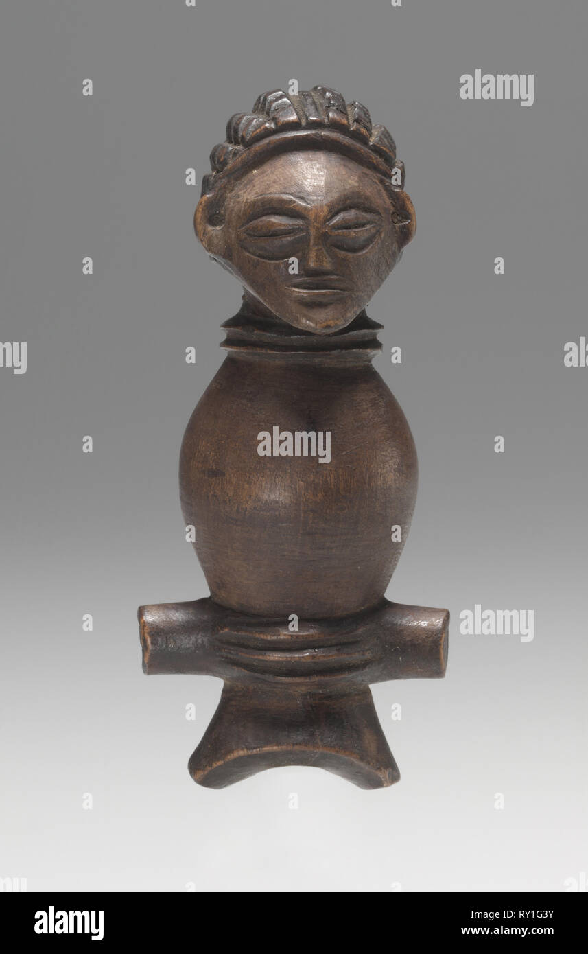 Sifflet, fin des années 1800. L'Afrique centrale, République démocratique du Congo ou l'Angola Chokwe, personnes, fin du xixe siècle. Bois sculpté ; total : 8,9 x 3,8 cm (3 1/2 x 1 1/2 in Banque D'Images