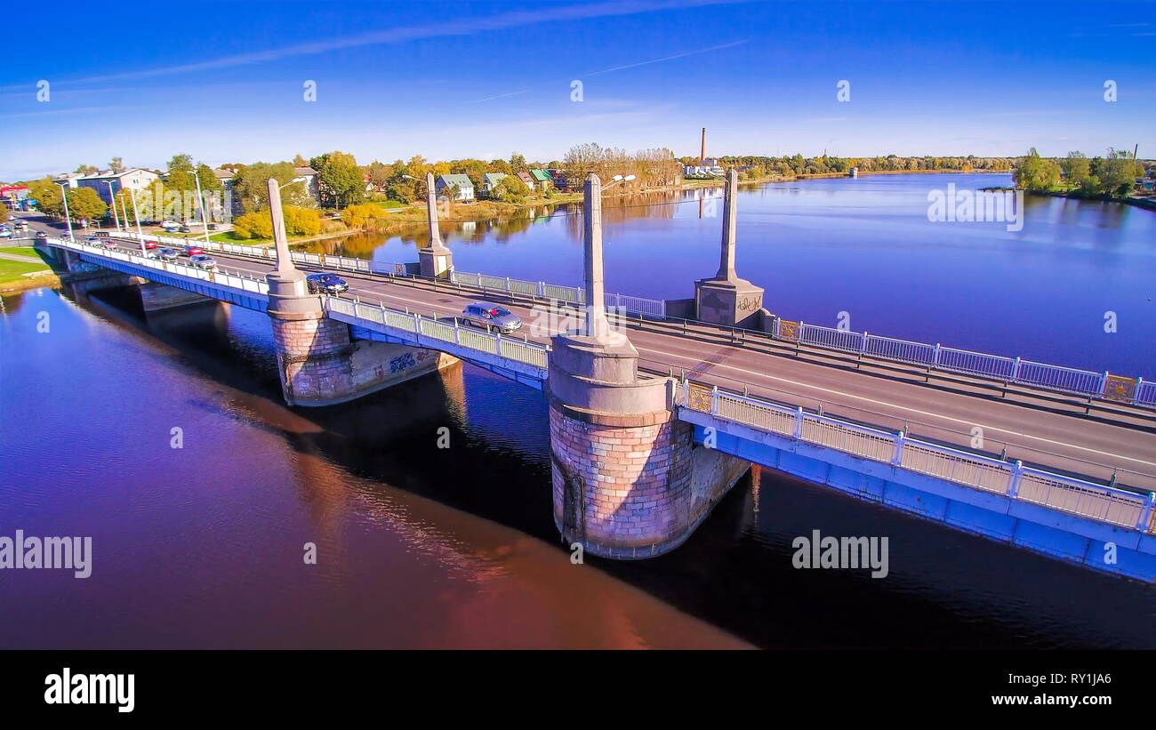 Le pont, dans la ville de Parnu. PĆ¤rnu est une ville dans le sud-ouest de l'Estonie sur la côte de l'PĆ¤rnu Bay un bras du golfe de Livonie dans le Balt Banque D'Images
