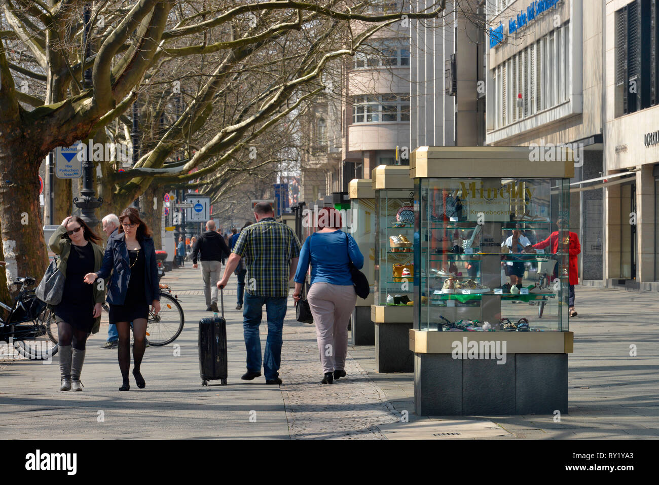 Gehweg, Shopping, Kurfuerstendamm, Charlottenburg, Berlin, Deutschland Banque D'Images