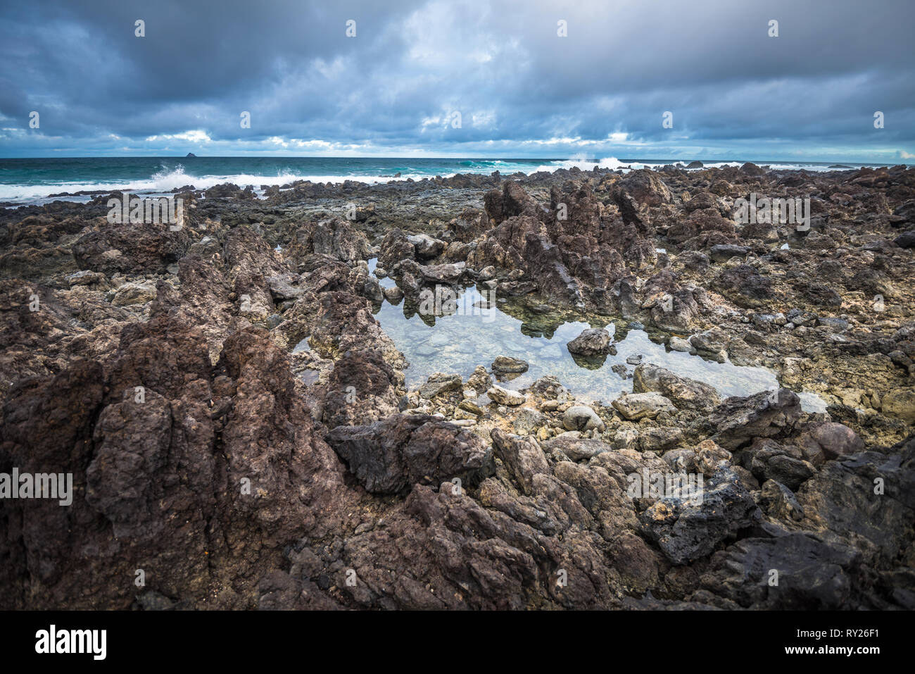 Côte volcanique de Lanzarote, îles Canaries, Espagne Banque D'Images