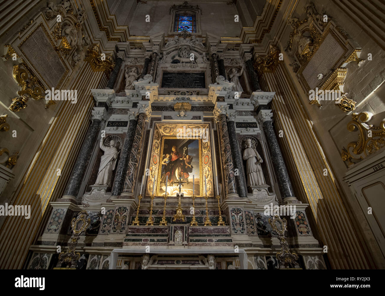 À l'intérieur intérieur de la cathédrale de la Vierge Marie ( Basilica di Santa Maria Assunta in Cielo ). Église sur la Piazza del Duomo. LECCE, Pouilles, Italie Banque D'Images