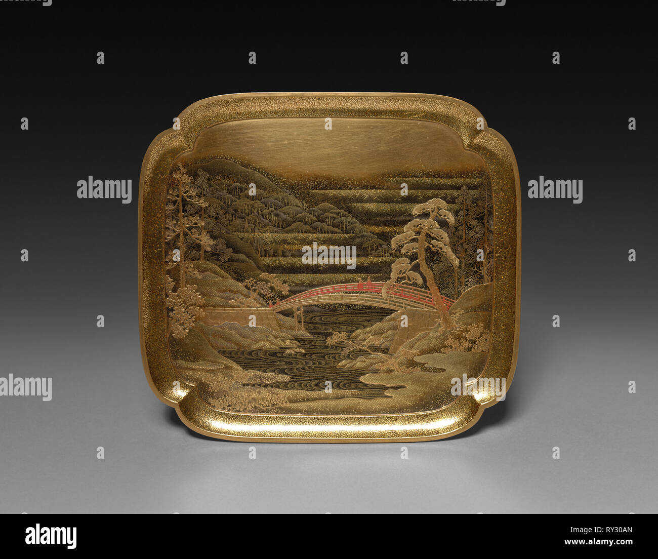 Bac, fin des années 1800. Japon, période Meiji (1868-1912). Le bois avec de la laque et d'or Banque D'Images