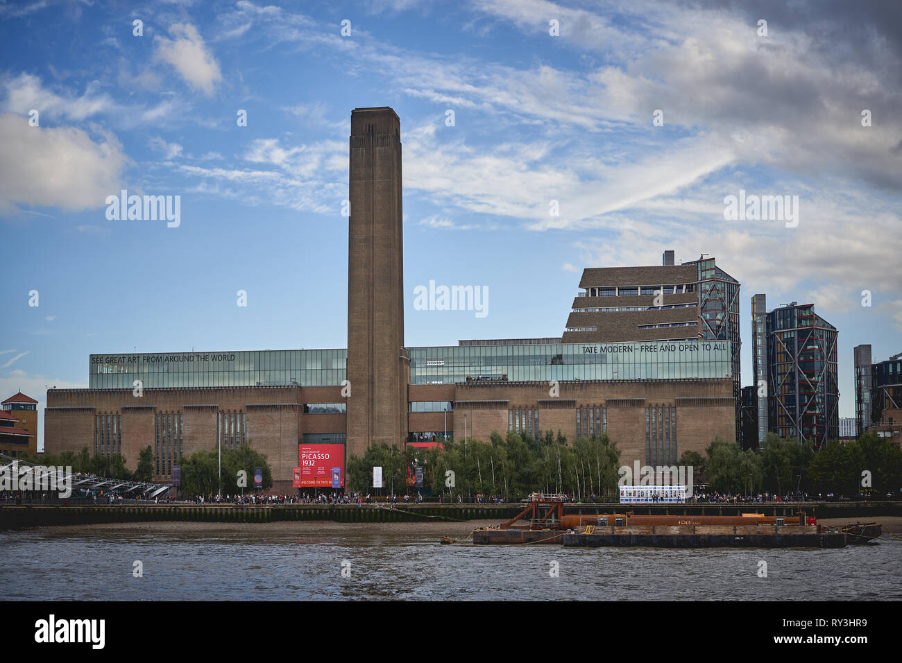 Londres, Royaume-Uni - Octobre 2018. Le musée Tate Modern sur la rive sud de la Tamise. Banque D'Images