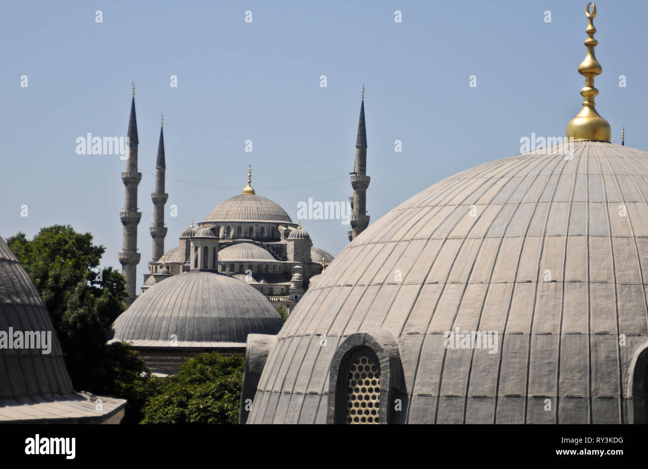 Mosquée Sultan Ahmed - Blue Mosque, Istanbul. Avis de Sainte-Sophie. Banque D'Images