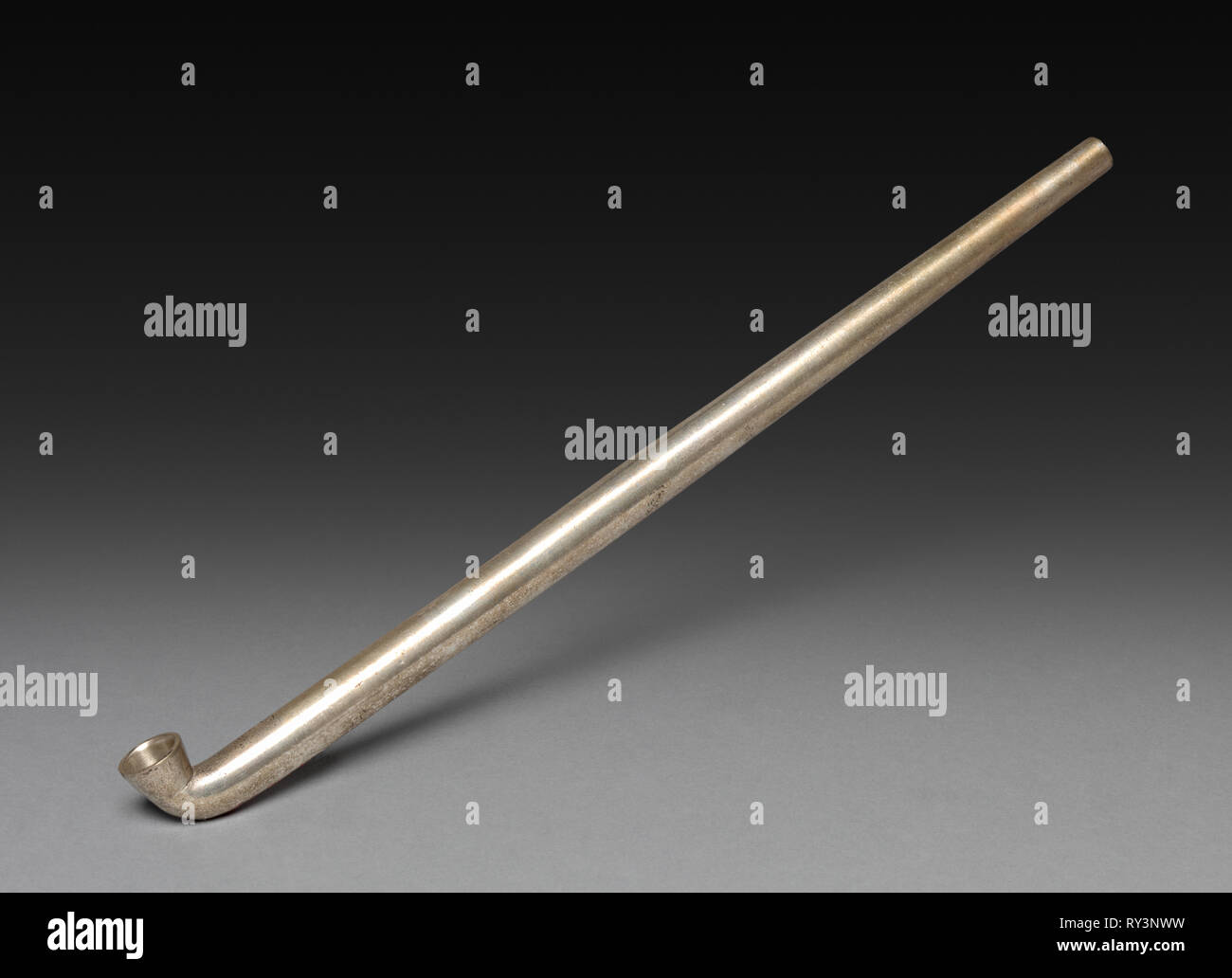 Pipe, années 1800, années 1900. Le Japon, 19e-20e siècle. L'argent ; total : 19,8 cm (7 13/16 in Banque D'Images