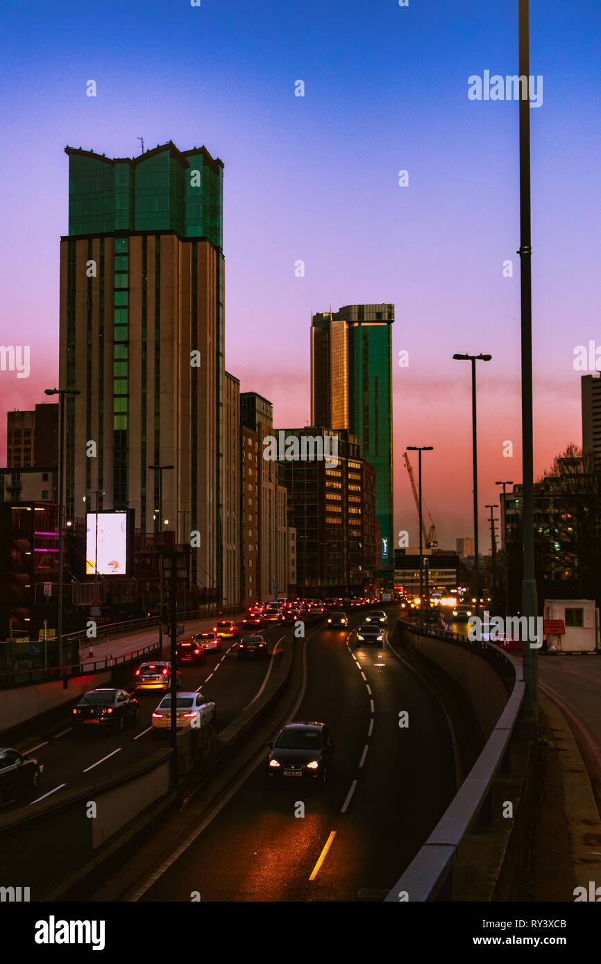 Hors focale coucher du soleil de Birmingham. Banque D'Images