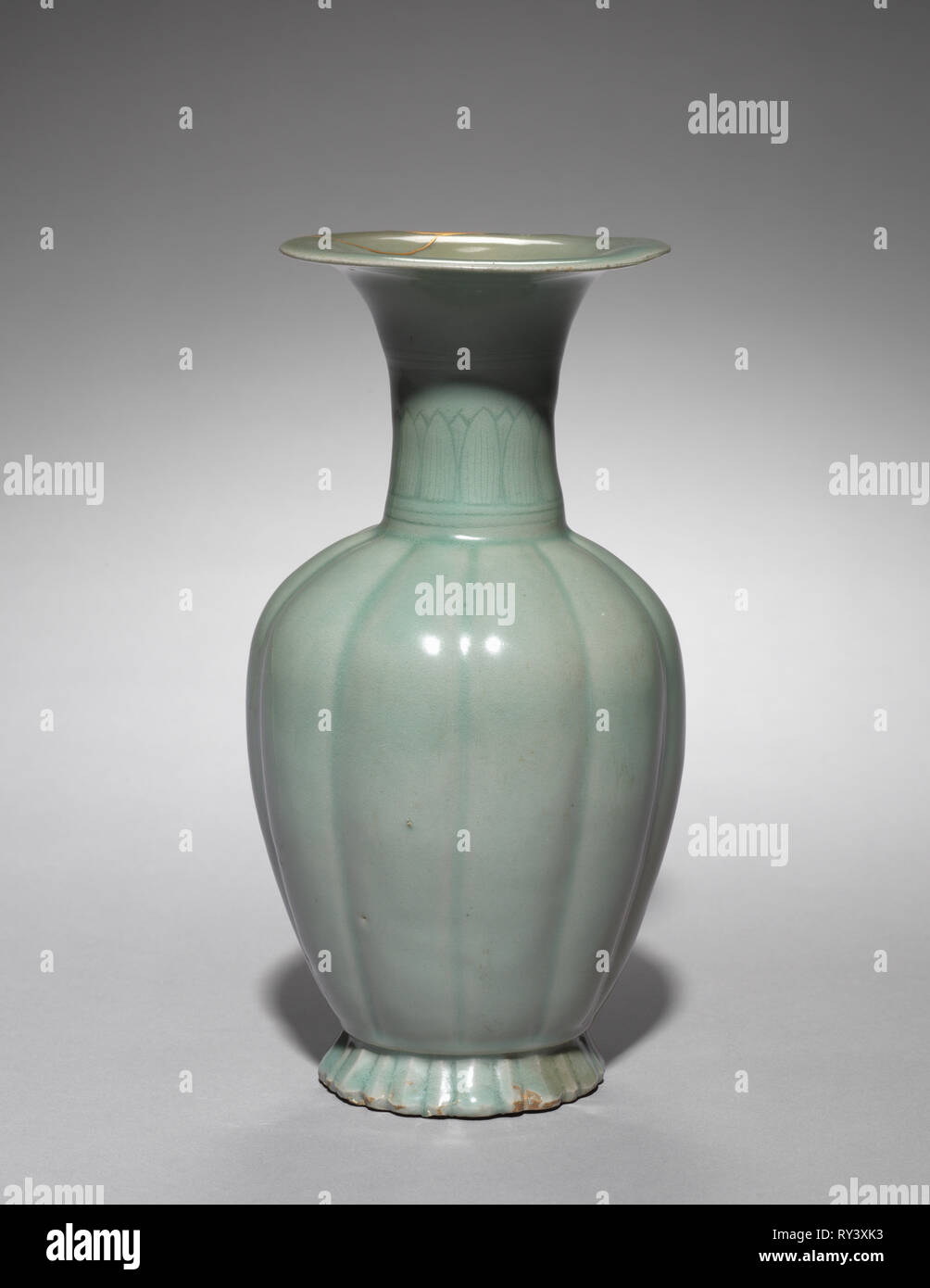 Vase de la forme d'un melon, 1100s. Celadon ; total : 25,2 cm (9 15/16 in Banque D'Images