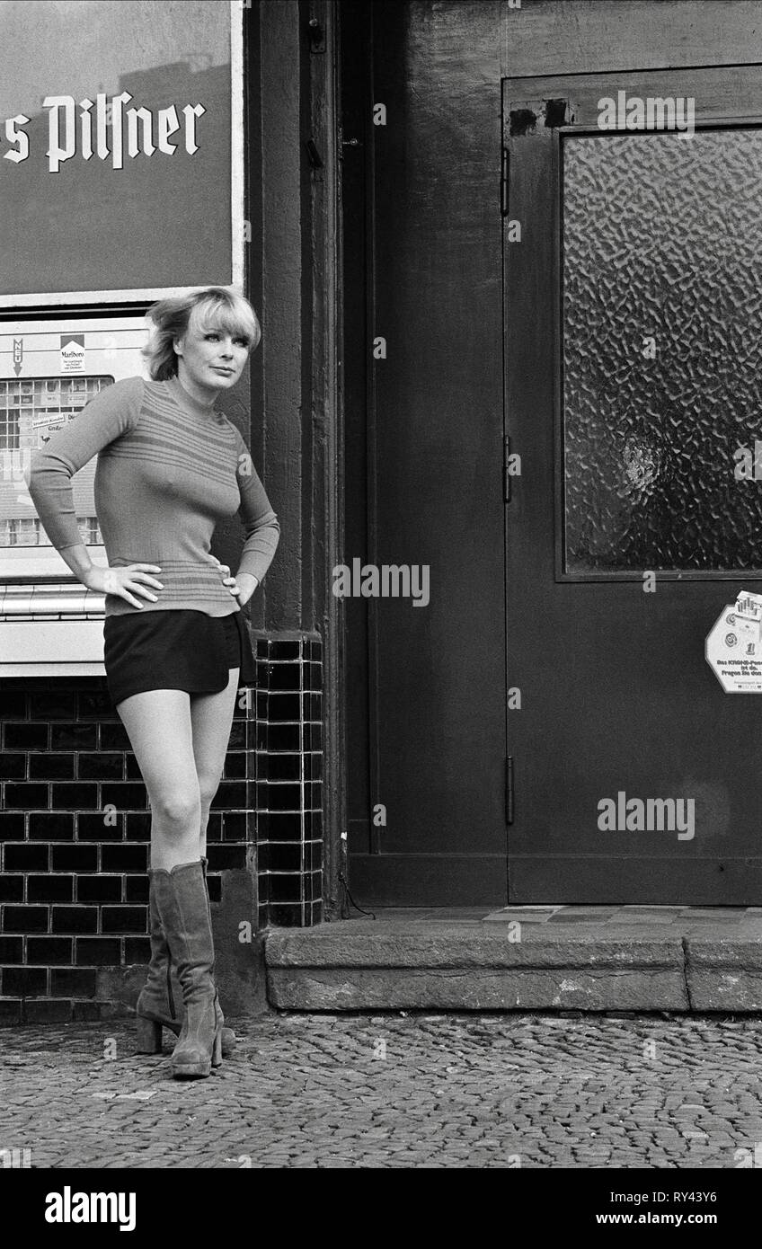 ELKE SOMMER, l'UN OU L'AUTRE, 1974 Banque D'Images