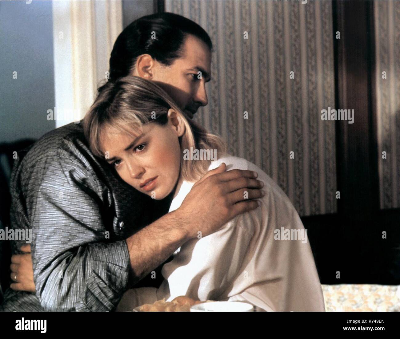 SEAGAL,PIERRE, AU-DESSUS DE LA LOI, 1988 Banque D'Images