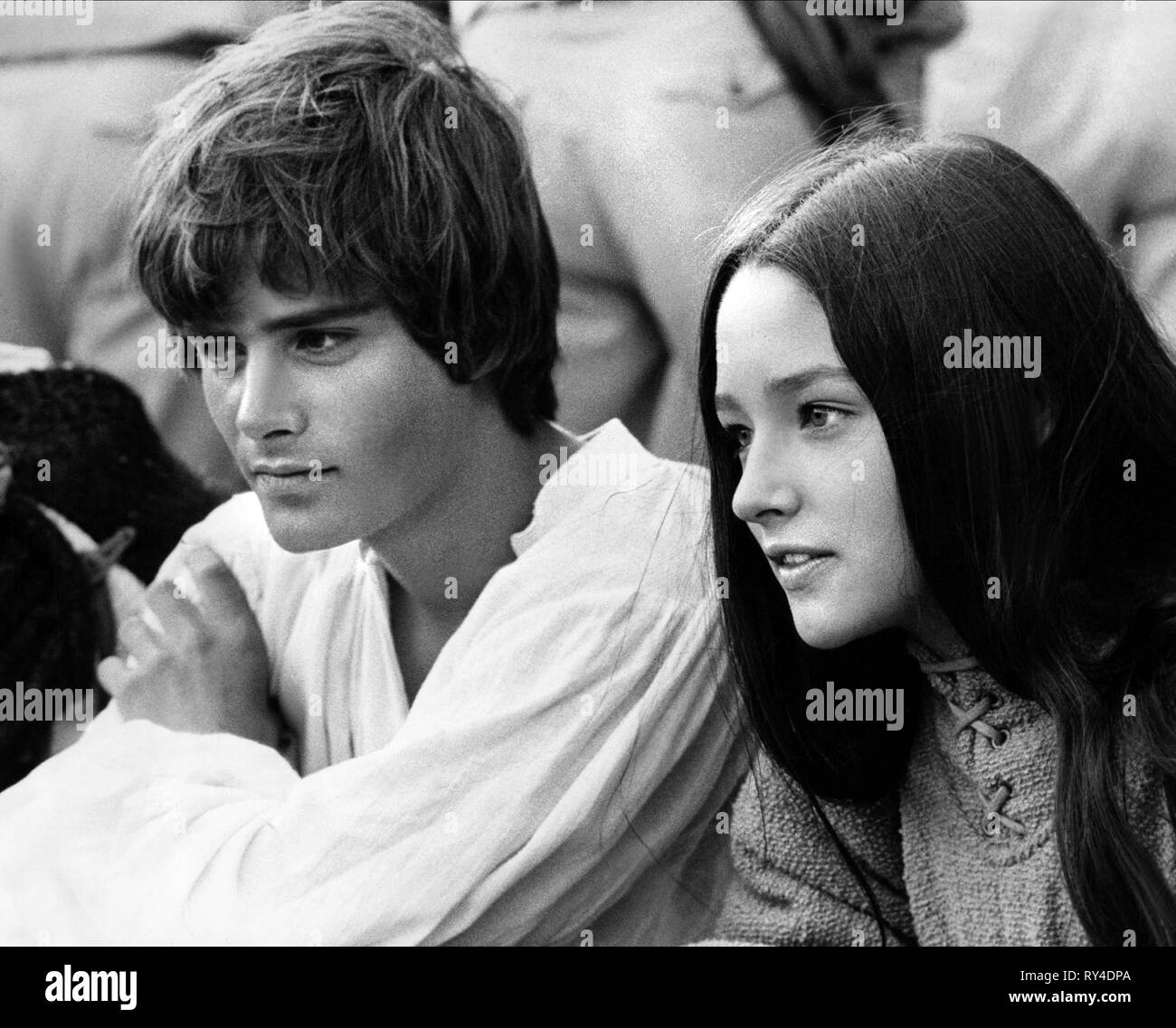 Olivia hussey leonard whiting romeo Banque d'images noir et blanc Alamy