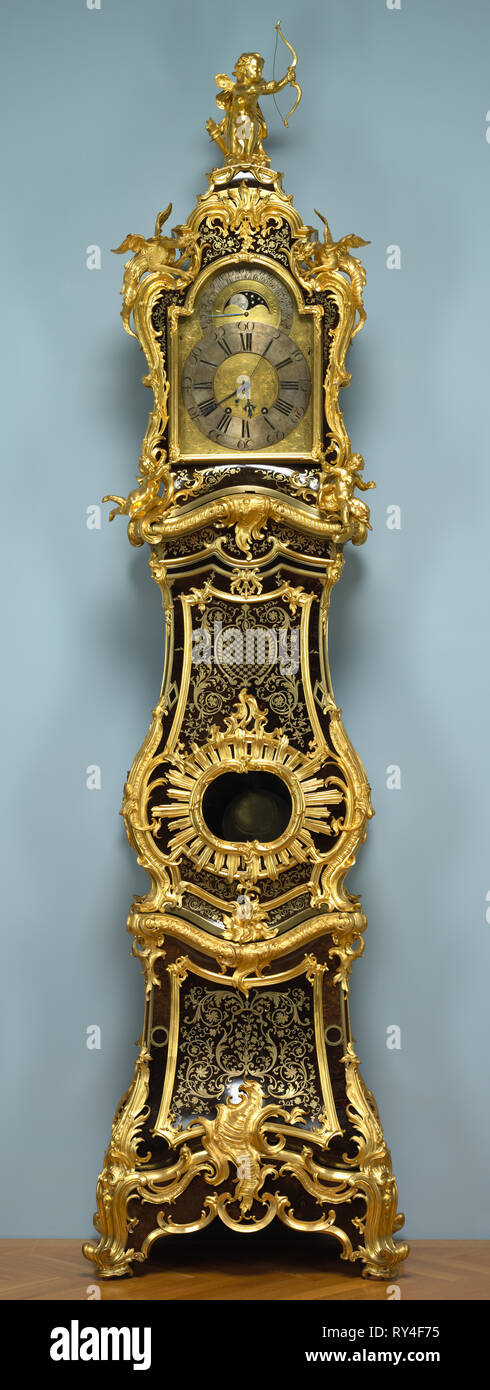 Tall- cas (horloge), sur 1744. Jean-Pierre LATZ (Français, 1691-1754), Stollewerck (Français). Marqueterie Boulle avec supports en bronze doré ; total : 261,6 x 69,9 x 41,9 cm (103 x 27 1/2 x 16 1/2 po Banque D'Images