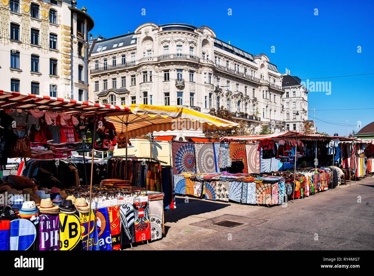 Vienne, Autriche, 09/13/2018 : le Naschmarkt est la plus populaire de Vienne marché. Situé à la Wienzeile plus de la Wien, il est d'environ 1,5 kilomètres Banque D'Images
