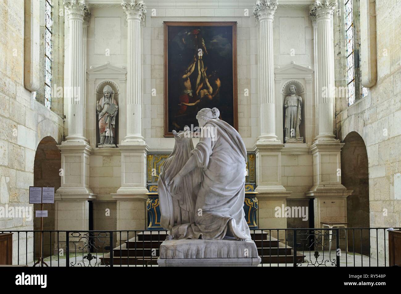 La France, l'Yonne, tonnerre, Notre Dame de Fontenilles, Grand Hall de l'hôpital des pauvres avec le tombeau de Marguerite de Bourgogne Banque D'Images