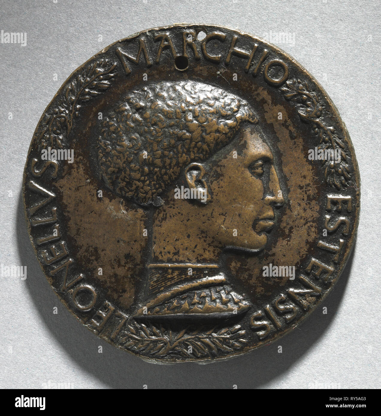 Portrait de Leonello D'Este, Marquis de Ferrare (envers et l'endroit), ch. 1440-1444. Pisanello (Italien, Ferrara, ch. 1395-1455). Bronze ; diamètre : 7 cm (2 3/4 po Banque D'Images