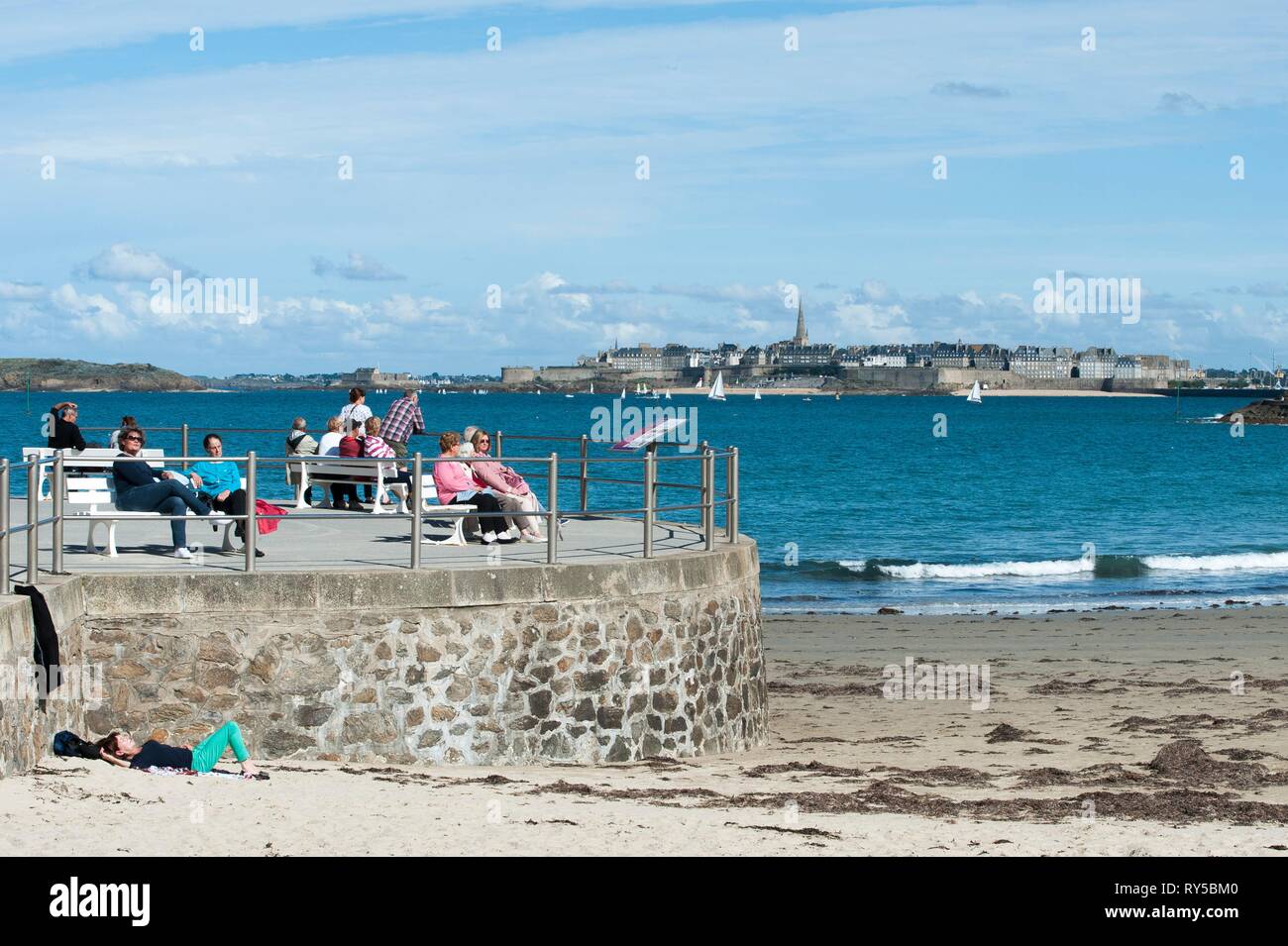 La France, de l'Ille et Vilaine, Dinard, vue de Saint Malo de la Robert Surcouf à pied Banque D'Images