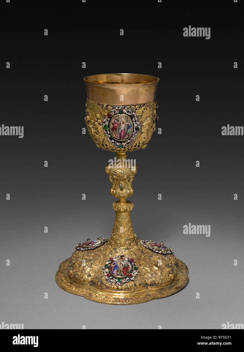 Calice Debut Des Annees 1700 Thomas Proll Suisse Argent Dore Avec Des Emaux Peints Polychromes Diametre 10 4 Cm 4 1 8 In Total 28 6 X 2 Cm 11 1 4 X 7 15 16 In Photo Stock Alamy