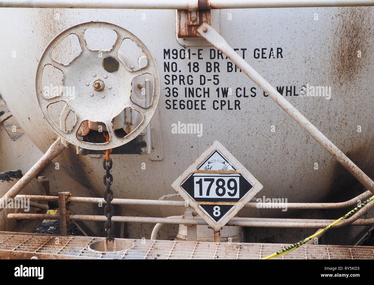 Frein de la roue sur le bac blanc / wagon-citerne. USA Banque D'Images