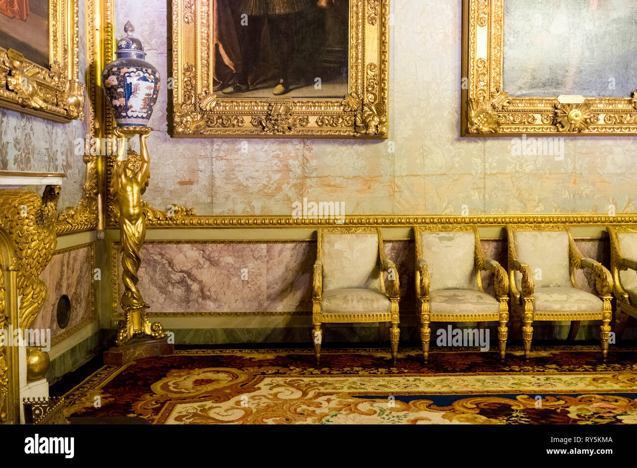 Prix de détail, une partie de l'intérieur riche du Palais Pitti à Florence, Italie Banque D'Images