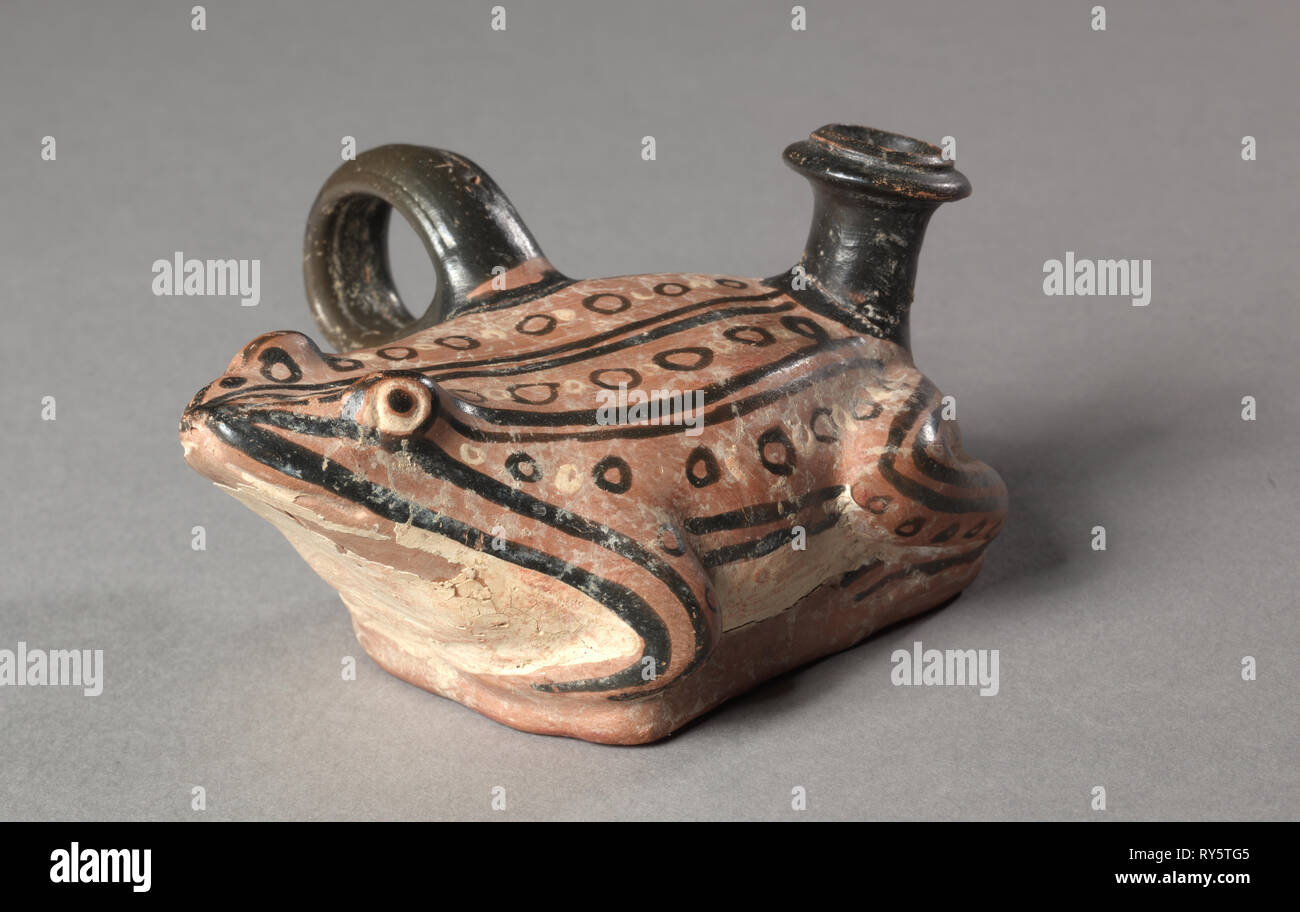 Grenouille des Pouilles Guttus, 4e siècle avant J.-C.. Au sud de l'Italie, Pouilles, 4e siècle avant J.-C.. Avec la poterie et noir blanc ajoutée ; diamètre : 1,5 cm (9/16 po.) ; total : 5,8 x 11,2 x 9,1 cm (2 5/16 x 4 7/16 x 3 9/16 in Banque D'Images