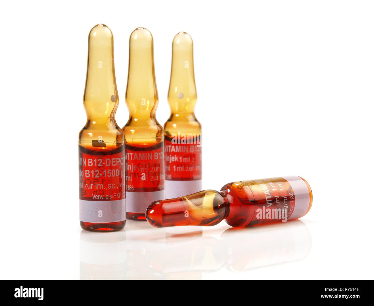 B12 injection Banque de photographies et d'images à haute résolution - Alamy