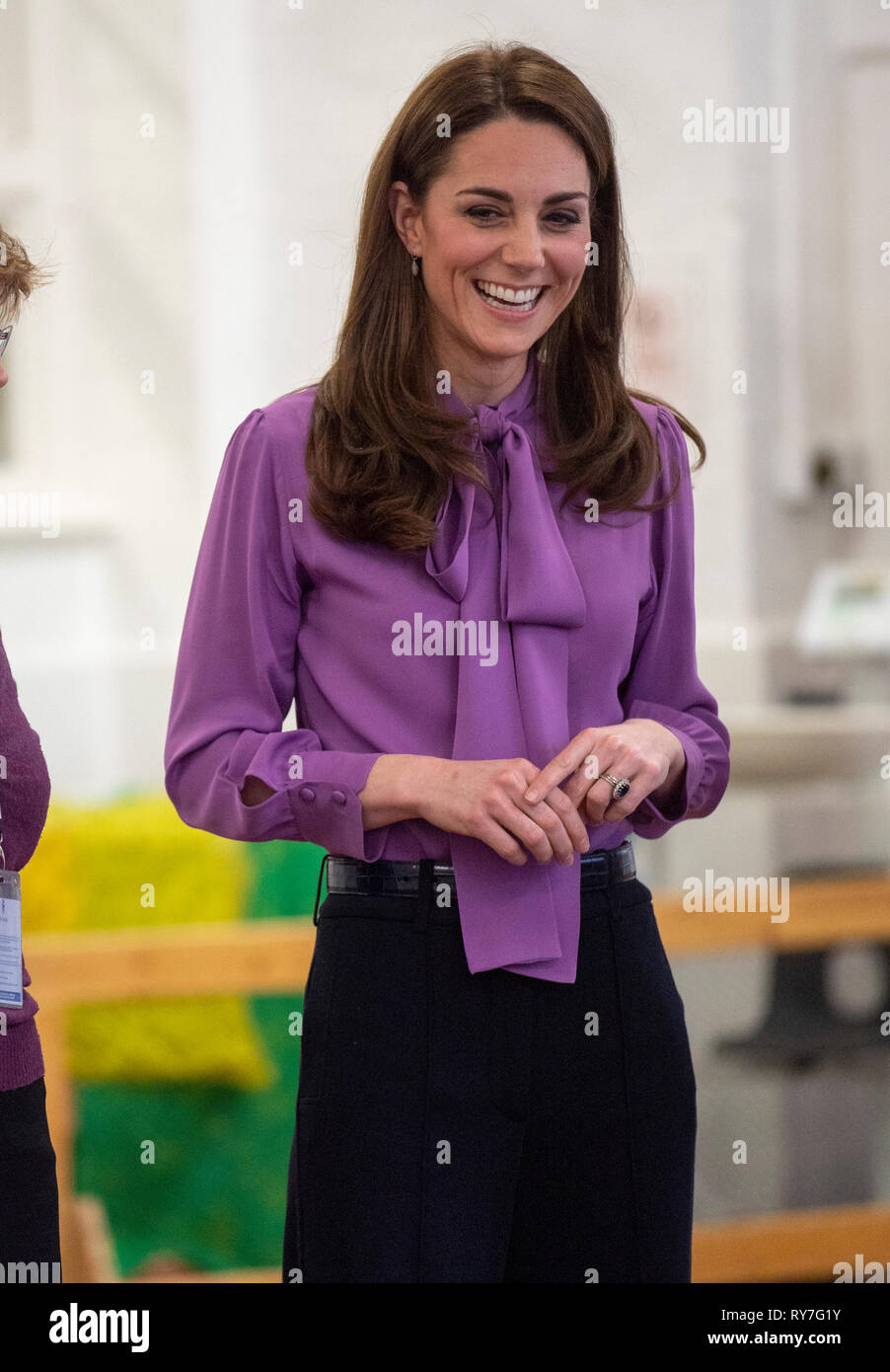 La duchesse de Cambridge, lors d'une visite à la Henry Fawcett ChildrenÕs Centre à Kennington, Londres. Banque D'Images