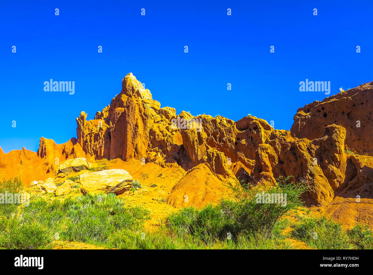 Skazka Conte Tosor Canyon Red Rock Formation de couleur orange au coucher du soleil Banque D'Images