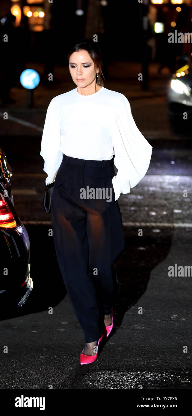 Victoria Beckham arrive pour le Portrait 2019 Gala à la National Portrait Gallery de Londres. Banque D'Images