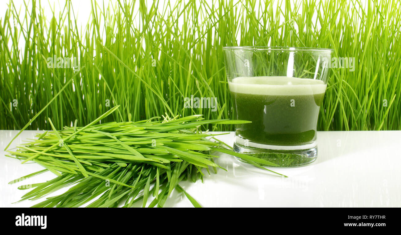 Le jus de Wheatgrass - Alimentation saine Banque D'Images