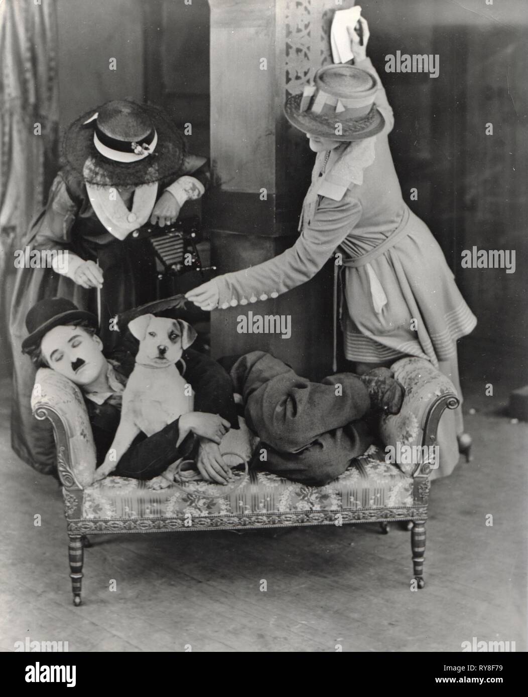Une vie de chien (1918) CHARLES CHAPLIN CHARLIE CHAPLIN COLLECTION MOVIESTORE LTD Banque D'Images