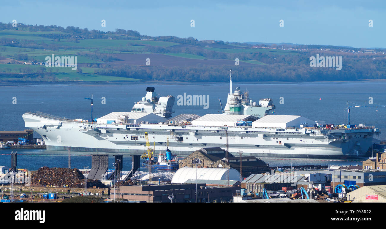 11 mars, 2019. Royal Navy HMS Prince de Galles porte-avions en construction au chantier naval Marine Babcock à Rosyth Dockyard de Fife, Scotland, UK Banque D'Images