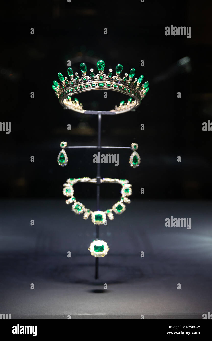 La reine Victoria's Tiara émeraudes et diamants Banque D'Images
