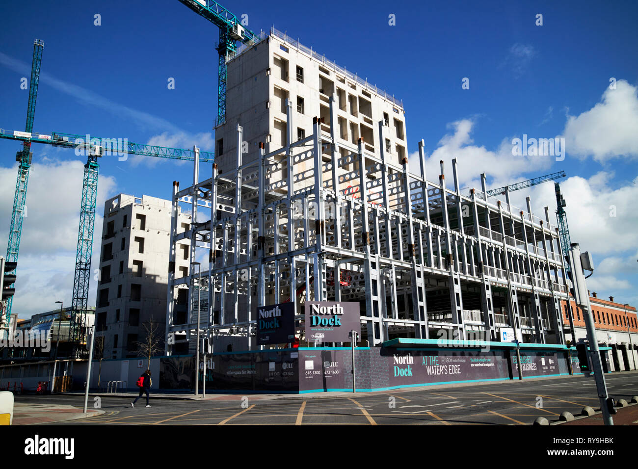 Dock Bureau nord ac Bâtiments en construction mur nord docklands Dublin République d'Irlande Europe Banque D'Images