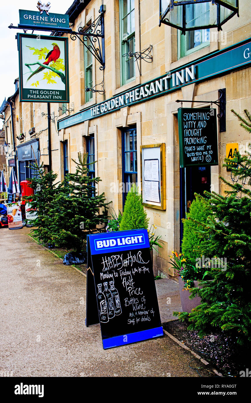 Burford, les Cotswolds, le Golden Pheasant Inn, Oxfordshire, Angleterre Banque D'Images
