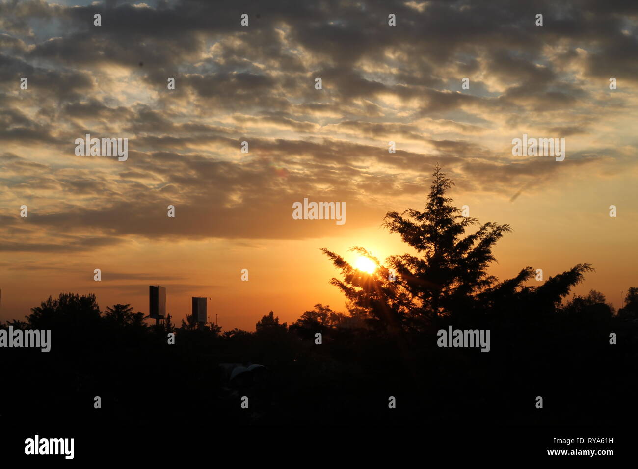 Lever du soleil dans la ville de Mexico Banque D'Images