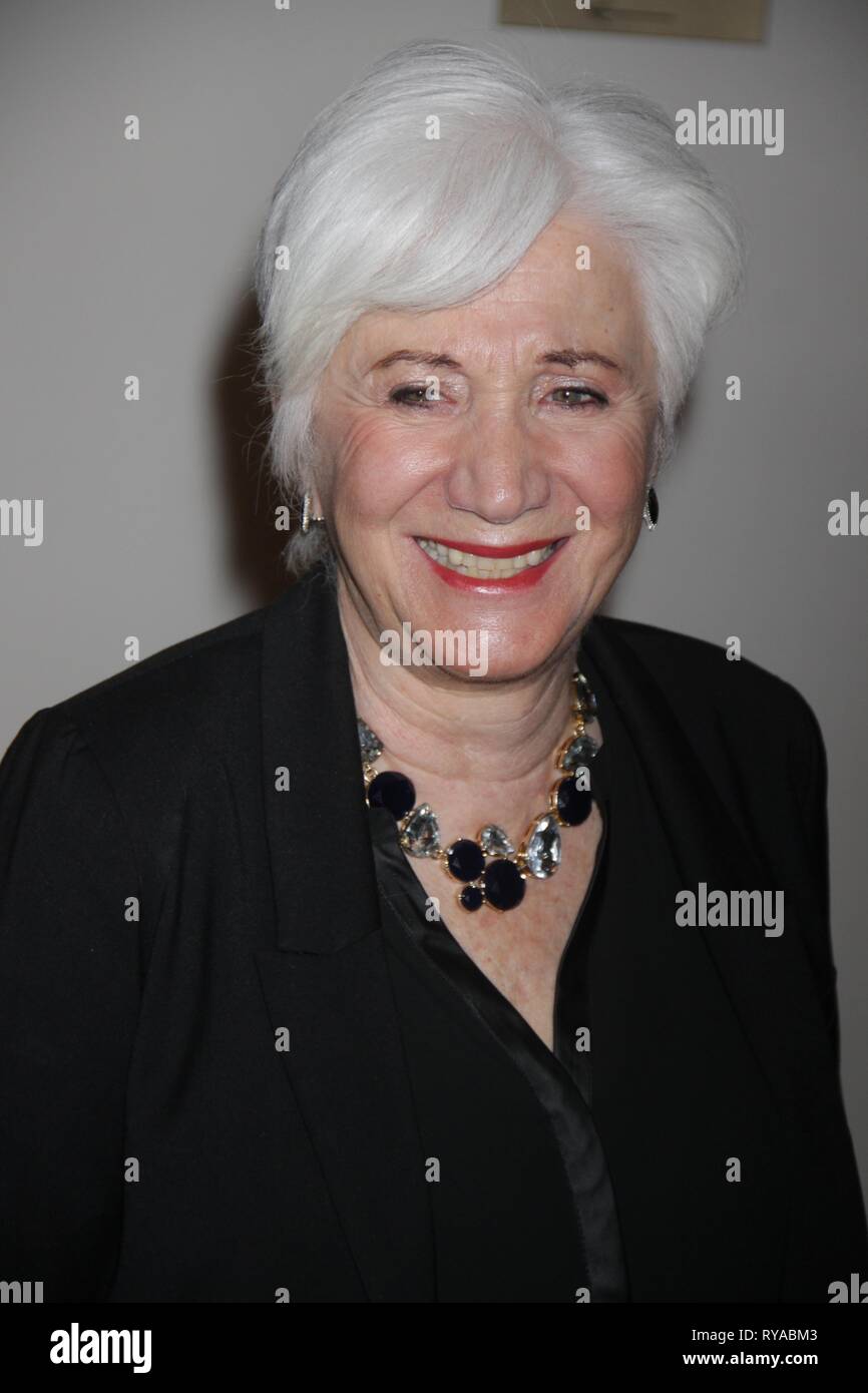 OLYMPIA DUKAKIS au théâtre de répertoire irlandais Yeats, la célébration de 150e anniversaire de la naissance de Prix Nobel poète William Butler Yeats 6-8-2015 Photo de John Barrett/PHOTOlink Banque D'Images