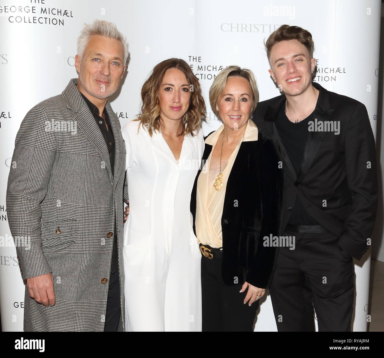 (L à R) Martin Kemp, Harleymoon Kemp, Shirlie Kemp et romaine Kemp à la George Michael Collection - VIP Private view et réception à Christies, St James. Banque D'Images