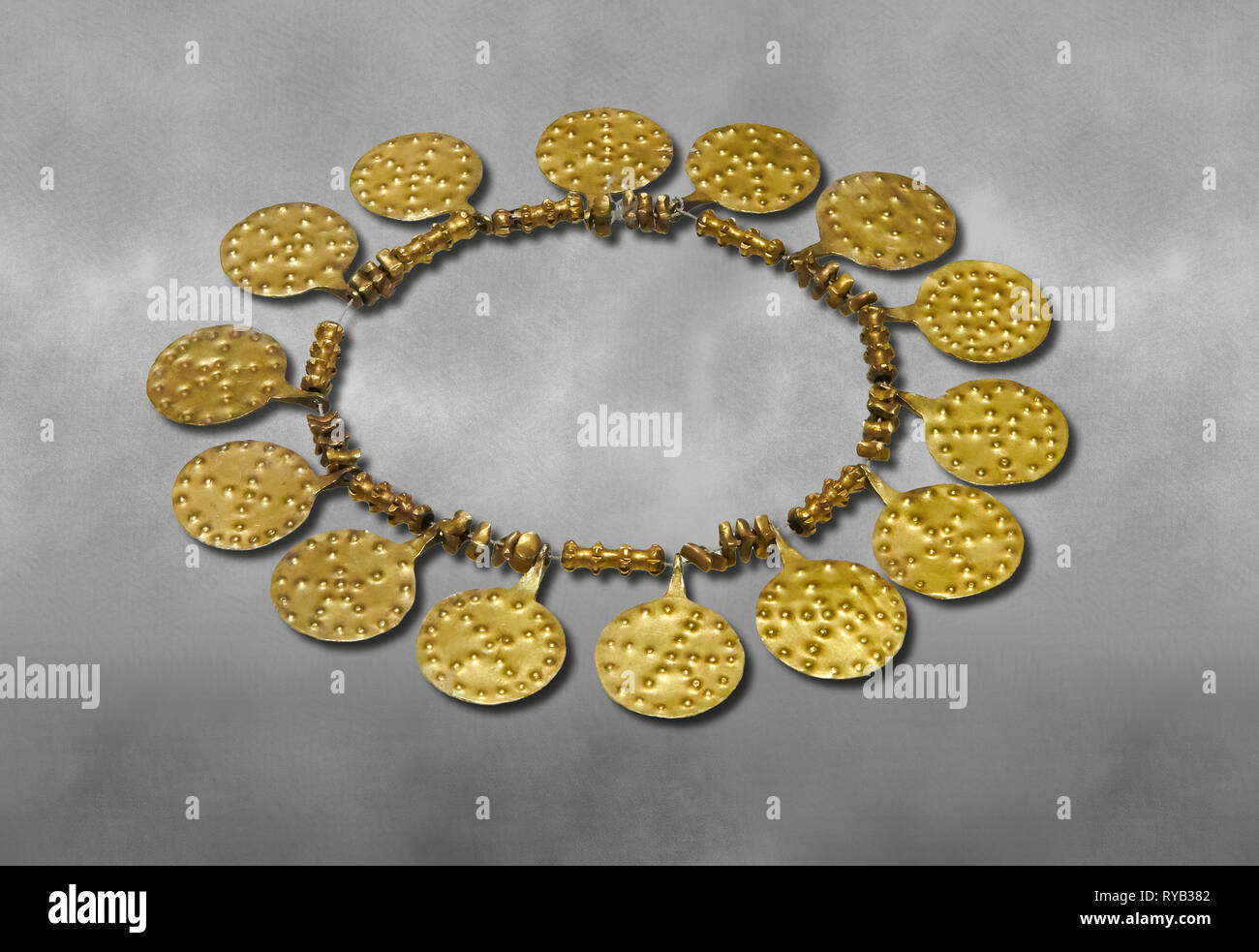 L Age De Bronze Collier En Or De Hatti E Grave Peut Etre Une Tombe Royale De L Age Du Bronze 2500 Avant J C A 2250 Av J C Alacahoyuk Musee Des Civilisations Anatoliennes